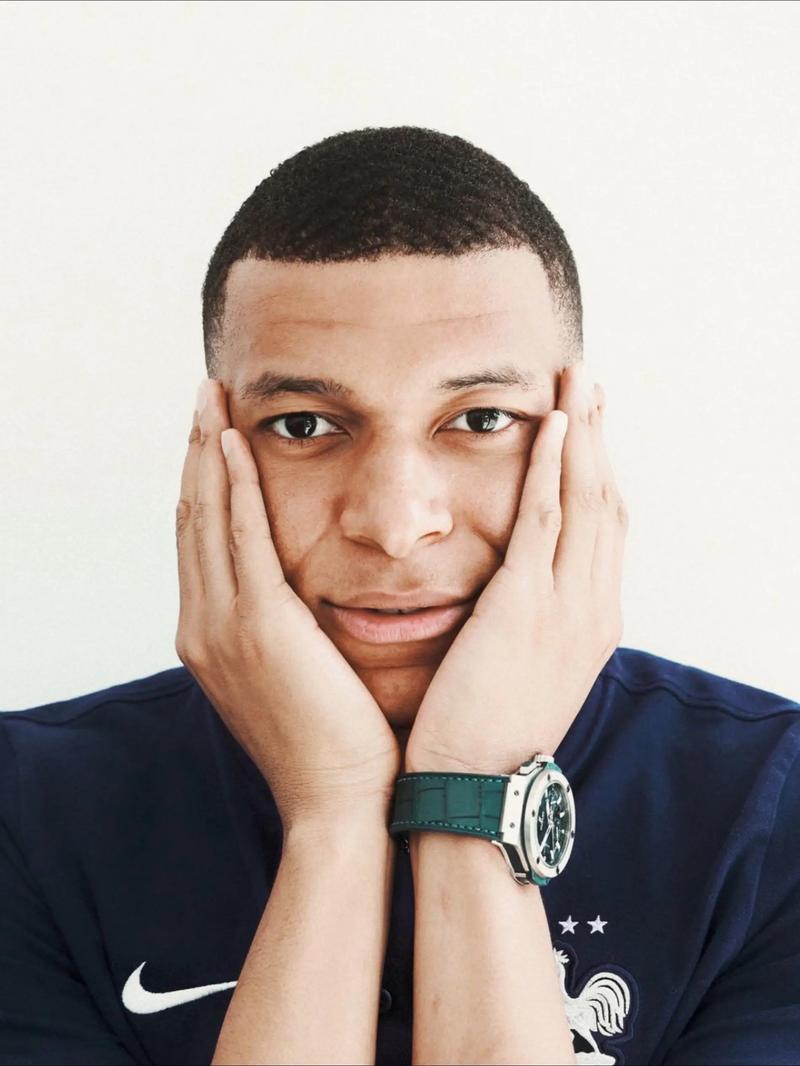 足球中超重金投入青训，多所足球学校开建