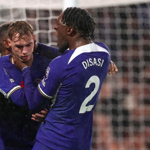 篮球湖人球员场上表现赢得媒体好评