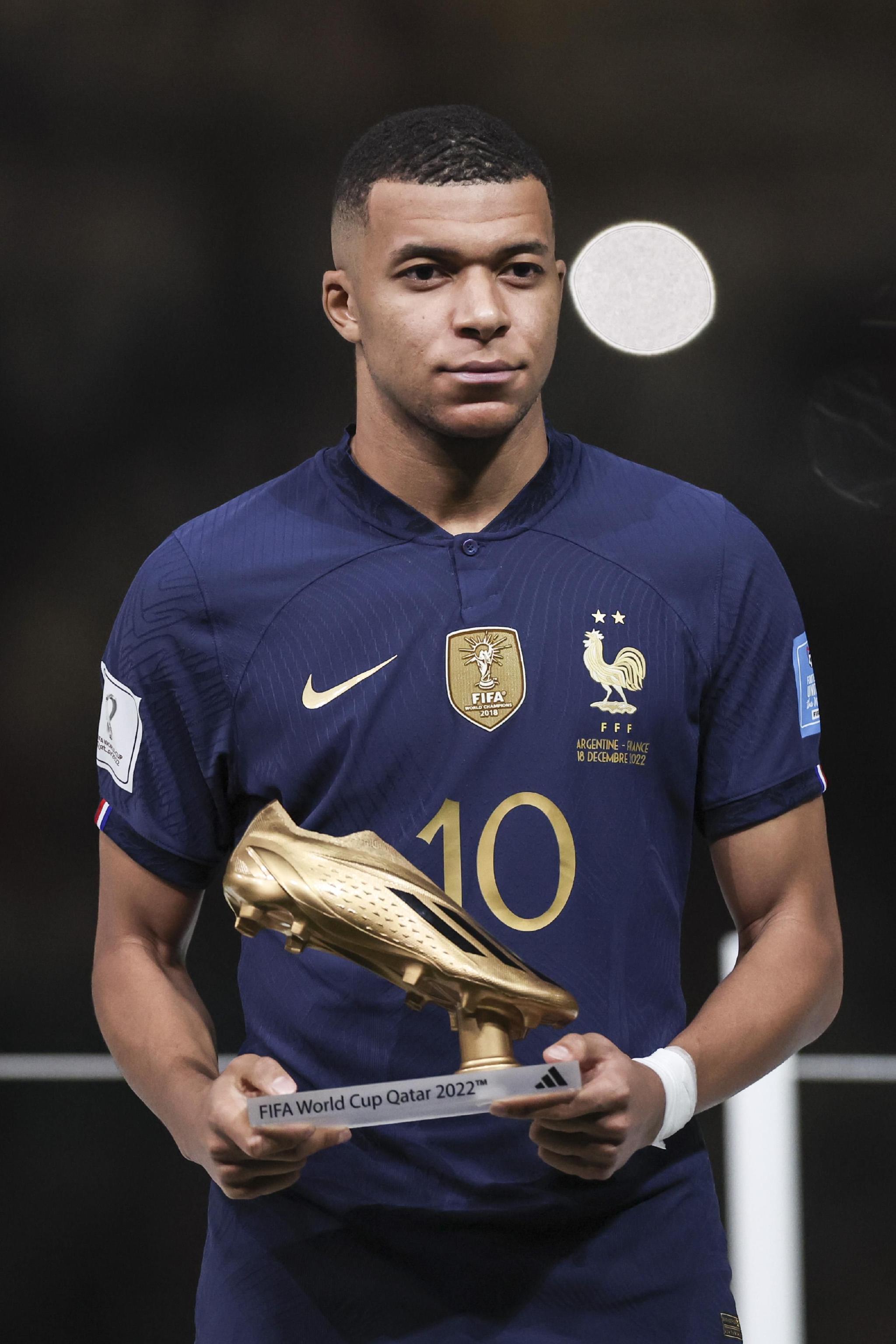 莫雷托：弗拉霍维奇与尤文续约无任何进展，双方年薪分歧很大