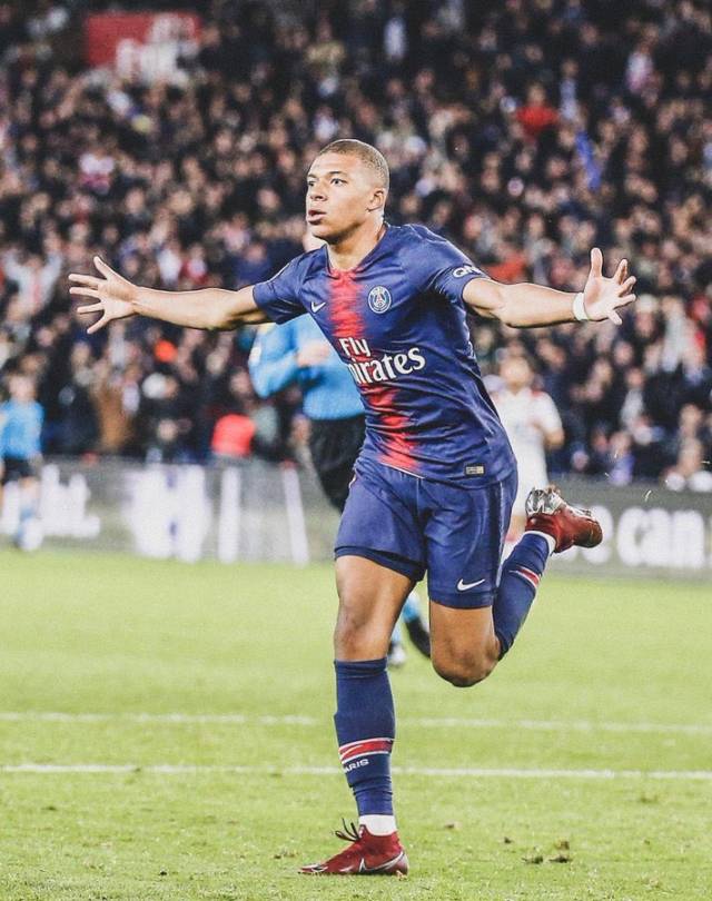 玄学加成！巴西加冕六星就在明年？上次落位C组世界杯夺冠