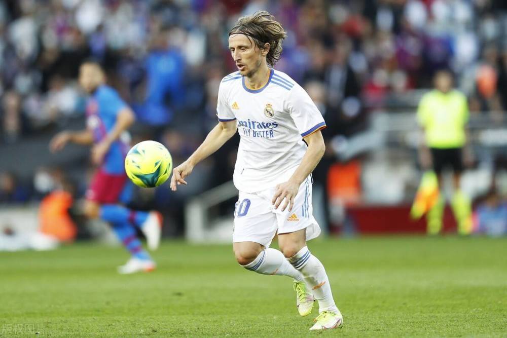 30分钟以下多次20+5+5且命中5三分：波杰比肩库里